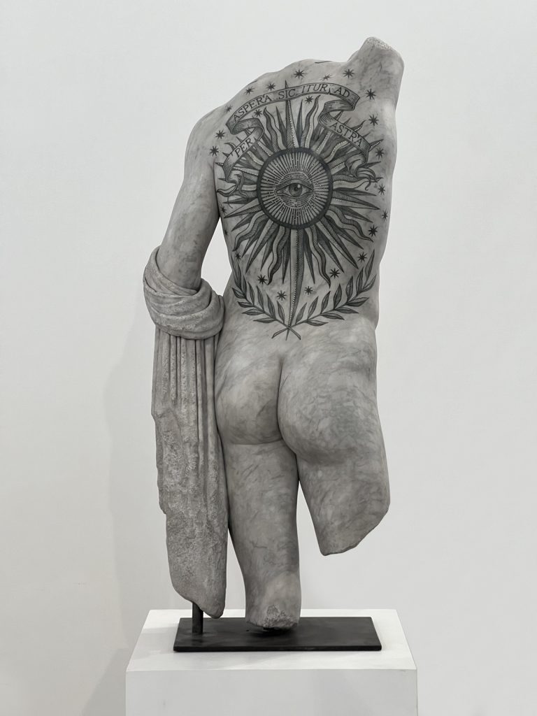 "Apollo" di Fabio Viale